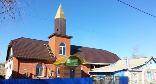 Mosque in Pallasovka. Photo: ‘Muslims of Pallasovka’ group in social network VKontakte; https://vk.com/club79340313?z=photo-79340313_341092325%2Falbum-79340313_0%2Frev Mosque in Pallasovka. Photo: ‘Muslims of Pallasovka’ group in social network VKontakte; https://vk.com/club79340313?z=photo-79340313_341092325%2Falbum-79340313_0%2Frev
