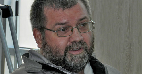 Yevgeny Kruglov, the head of the archeological department of the Volgograd Regional Organization (VRO) "All-Russian Society for Protection of Historical and Cultural Monuments", at the press conference. Volgograd, April 22, 2016. Photo by Tatyana Filimonova for the "Caucasian Knot" Yevgeny Kruglov, the head of the archeological department of the Volgograd Regional Organization (VRO) "All-Russian Society for Protection of Historical and Cultural Monuments", at the press conference. Volgograd, April 22, 2016. Photo by Tatyana Filimonova for the "Caucasian Knot"