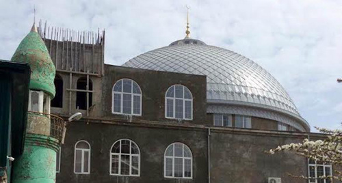 Mosque in Hungarian Fighters Street in Makhachkala. Photo by Patimat Makhmudova for the ‘Caucasian Knot’. Mosque in Hungarian Fighters Street in Makhachkala. Photo by Patimat Makhmudova for the ‘Caucasian Knot’.