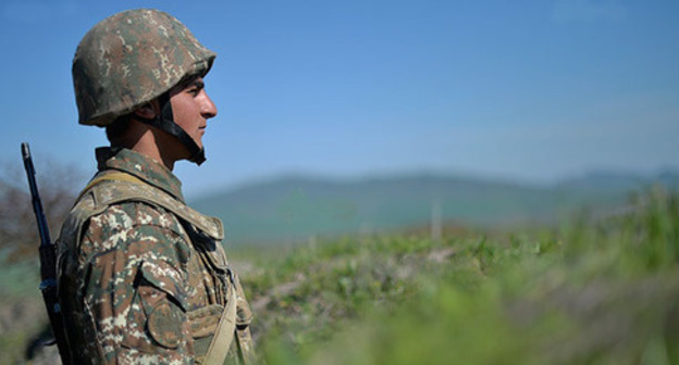 Soldier of Nagorno-Karabakh Armed Forces at the battle line. Photo: © PAN Photo / Davit Hakobyan Soldier of Nagorno-Karabakh Armed Forces at the battle line. Photo: © PAN Photo / Davit Hakobyan