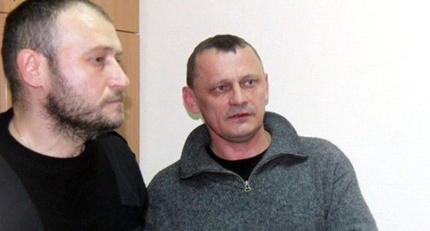 Nikolai Karpyuk (to the left) and Stanislav Klykh in the court. Photo: RFE/RL