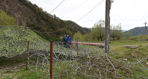 Georgia and South Ossetia border. Photo: © Sputnik/ Ada Bagian, http://sputnik-ossetia.ru/images/12/88/128845.jpg Georgia and South Ossetia border. Photo: © Sputnik/ Ada Bagian, http://sputnik-ossetia.ru/images/12/88/128845.jpg