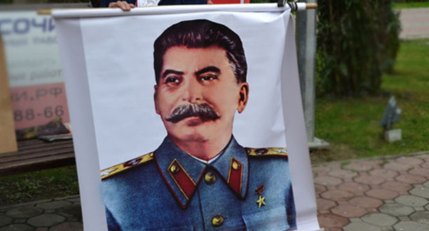 Portrait of Stalin. Photo by Svetlana Kravchenko for the ‘Caucasian Knot’. Portrait of Stalin. Photo by Svetlana Kravchenko for the ‘Caucasian Knot’.