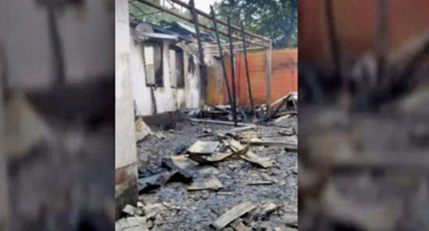 Burned down house of one of attackers at Grozny checkpoint, Grozny, May 11, 2016. Photo: screenshot of the video https://www.youtube.com/watch?v=aM8-gGKfW78&feature=youtu.be Burned down house of one of attackers at Grozny checkpoint, Grozny, May 11, 2016. Photo: screenshot of the video https://www.youtube.com/watch?v=aM8-gGKfW78&feature=youtu.be