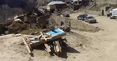 The Chechen village of Kenkhi in the Sharoi District. Screenshot of a video by the user Standart Media https://www.youtube.com/watch?v=EhzCawq-RpQ