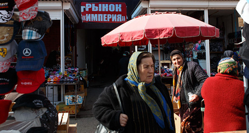 The marketplace "Empire" in Khasavyurt. Photo: Nikolay Khizhnyak, https://www.yuga.ru/photo/slider/2885.html#photo158647