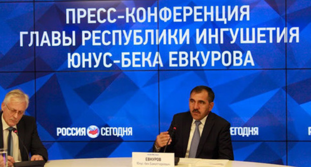 Yunus-Bek Evkurov (to the right) at the press conference. Photo by Yelena Khrustalyova