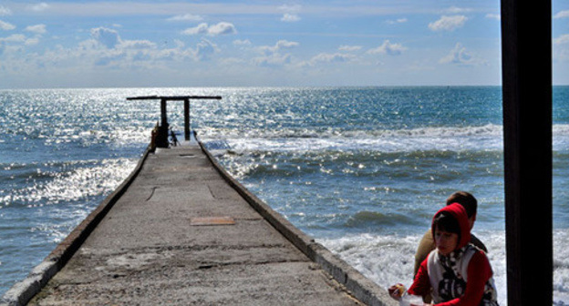 A beach in Sochi. Photo by Svetlana Kravchenko for the "Caucasian Knot" A beach in Sochi. Photo by Svetlana Kravchenko for the "Caucasian Knot"