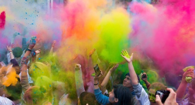 Festival of colours. Photo: http://xn----7sbbfosrbf7aufif1a9k.xn--p1ai/ (фестиваль красок.рф) Festival of colours. Photo: http://xn----7sbbfosrbf7aufif1a9k.xn--p1ai/ (фестиваль красок.рф)