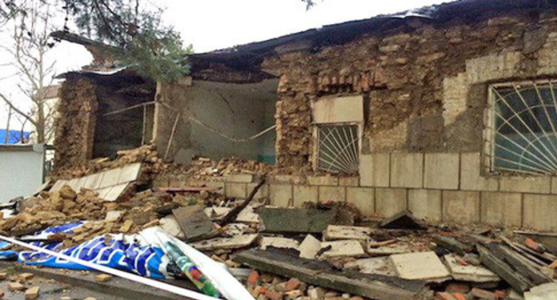 Wall of police station collapses in Armavir, August 16, 2016. Photo: http://svopi.ru/proish/119402