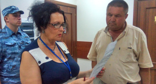 Olga Golubyatnikova and Vladimir Nemtsov at the Aksai District Court. Rostov Region, August 24, 2016. Photo by Konstantin Volgin for the "Caucasian Knot" Olga Golubyatnikova and Vladimir Nemtsov at the Aksai District Court. Rostov Region, August 24, 2016. Photo by Konstantin Volgin for the "Caucasian Knot"