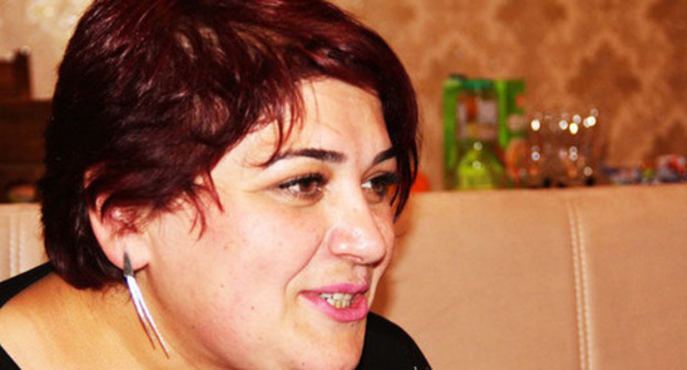 Khadija Ismayilova. Photo: Fargan Novruzov http://ann.az/ru/arasdirmaci-jurnalist-xedice-ismayil-evinde-fotolar-rusca/#.V73BK_mLTbg Khadija Ismayilova. Photo: Fargan Novruzov http://ann.az/ru/arasdirmaci-jurnalist-xedice-ismayil-evinde-fotolar-rusca/#.V73BK_mLTbg