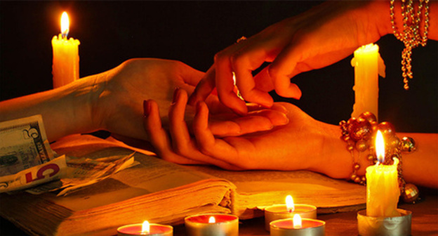 Fortune-telling. Photo: http://news.day.az/society/713500.html Fortune-telling. Photo: http://news.day.az/society/713500.html