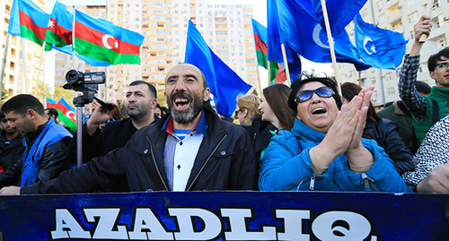 Rally of the "Musavat" Party. The banner says: 'Freedom'. Baku, October 25, 2015. Photo by Aziz Karimov for the 'Caucasian Knot'. Rally of the "Musavat" Party. The banner says: 'Freedom'. Baku, October 25, 2015. Photo by Aziz Karimov for the 'Caucasian Knot'.