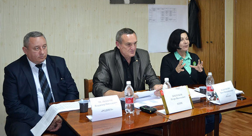 Leaders of three parties hold press conference in CPRF office. From left to right: Vladimir Melnikov (Rodina"), Igor Vasiliev (CPRF), Iren Ilyenkova ("Yabloko"). Photo by Svetlana Kravchenko for the 'Caucasian Knot'. Leaders of three parties hold press conference in CPRF office. From left to right: Vladimir Melnikov (Rodina"), Igor Vasiliev (CPRF), Iren Ilyenkova ("Yabloko"). Photo by Svetlana Kravchenko for the 'Caucasian Knot'.