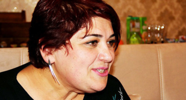 Khadija Ismayilova. Photo: Fargana Novruzova http://ann.az/ru/arasdirmaci-jurnalist-xedice-ismayil-evinde-fotolar-rusca/#.V_ex44-LSJA Khadija Ismayilova. Photo: Fargana Novruzova http://ann.az/ru/arasdirmaci-jurnalist-xedice-ismayil-evinde-fotolar-rusca/#.V_ex44-LSJA