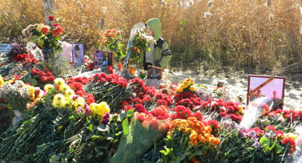 Flowers at site of the terror act in Volgograd. Photo by Tatyana Filimonova for the "Caucasian Knot" Flowers at site of the terror act in Volgograd. Photo by Tatyana Filimonova for the "Caucasian Knot"