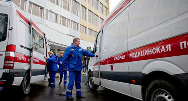 The emergency physicians. Photo: http://www.om1.ru/news/incident/52572/?forceMobile=1