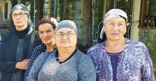 The relatives of the persons killed on October 13, 2005. Kabardino-Balkaria, Nalchik, October 2012. Photo by Anna Arsenyeva for the "Caucasian Knot" The relatives of the persons killed on October 13, 2005. Kabardino-Balkaria, Nalchik, October 2012. Photo by Anna Arsenyeva for the "Caucasian Knot"
