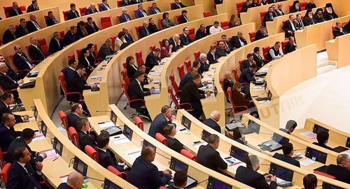 Georgian Parliament. © Sputnik / Alexander Imedashvili
Photo: http://sputnik-georgia.ru/society/20161207/234099376/Parlament-Gruzii-legalizuet-nezakonno-poluchennye-pensii-i-socpomoshh.html