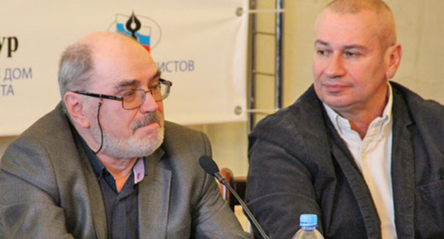 Pavel Guntiontov (to the left), the secretary of the Union of Russian Journalists. Photo by Svetlana Kravchenko for the "Caucasian Knot" Pavel Guntiontov (to the left), the secretary of the Union of Russian Journalists. Photo by Svetlana Kravchenko for the "Caucasian Knot"