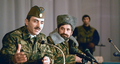 Jokhar Dudaev (to the left), December 10, 1994. Photo RFE/RL Jokhar Dudaev (to the left), December 10, 1994. Photo RFE/RL