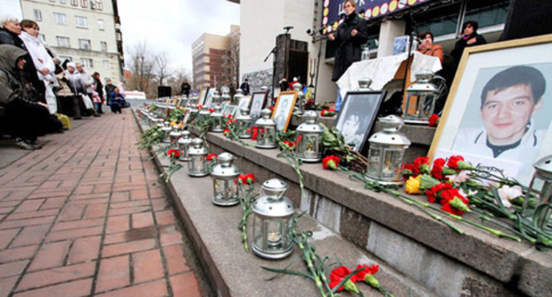 Photos of victims of the terror act in Dubrobka Centre in October 2002, Moscow, October 26, 2015. Photo: RFE/RL