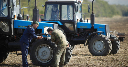 Participants of Tractor March. Photo: Eduard Kornienko, Yuga.ru Participants of Tractor March. Photo: Eduard Kornienko, Yuga.ru