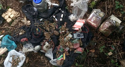 A dugout with ammunition. Photo http://nac.gov.ru/kontrterroristicheskie-operacii/v-dagestane-neytralizovan-glavar-bandy.html A dugout with ammunition. Photo http://nac.gov.ru/kontrterroristicheskie-operacii/v-dagestane-neytralizovan-glavar-bandy.html