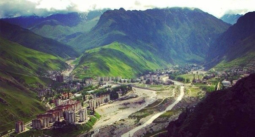 A view of the city of Tyrnyauz. Photo: Tyrnik, https://ru.wikipedia.org/wiki/Тырныауз#/media/File:%D0%9B%D0%B5%D1%82%D0%BD%D0%B8%D0%B9_%D0%A2%D1%8B%D1%80%D0%BD%D1%8B%D0%B0%D1%83%D0%B7.jpg A view of the city of Tyrnyauz. Photo: Tyrnik, https://ru.wikipedia.org/wiki/Тырныауз#/media/File:%D0%9B%D0%B5%D1%82%D0%BD%D0%B8%D0%B9_%D0%A2%D1%8B%D1%80%D0%BD%D1%8B%D0%B0%D1%83%D0%B7.jpg