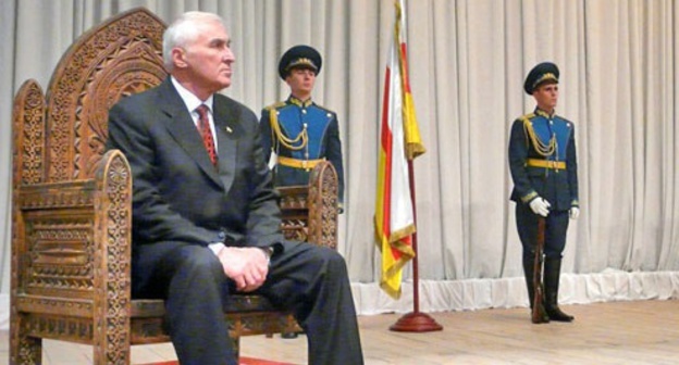 Leonid Tibilov during the ceremony of his inauguration. South Ossetia, April 19, 2012. Photo by Arsen Kozaev for "Caucasian Knot" Leonid Tibilov during the ceremony of his inauguration. South Ossetia, April 19, 2012. Photo by Arsen Kozaev for "Caucasian Knot"