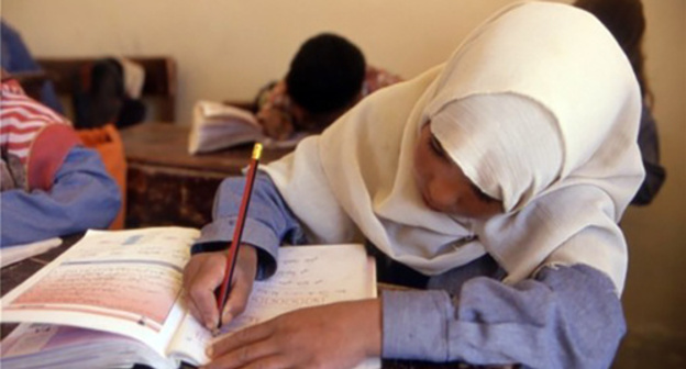 Schoolgirl in hijab. Photo: http://www.ansar.ru/rfsng/2012/10/20/34473 Schoolgirl in hijab. Photo: http://www.ansar.ru/rfsng/2012/10/20/34473