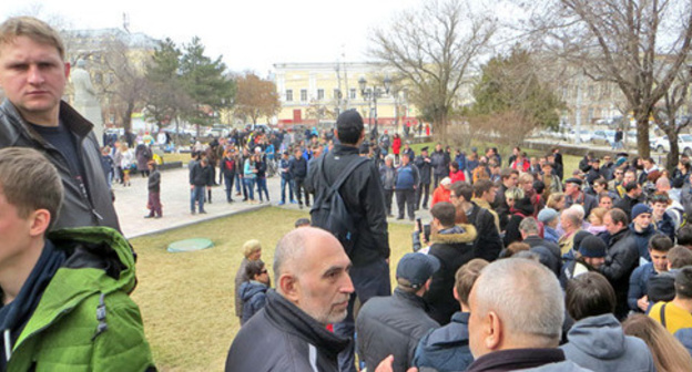 An anti-corruption rally. Astrakhan, April 26, 2017. Photo by Yelena Grebenyuk for "Caucasian Knot" An anti-corruption rally. Astrakhan, April 26, 2017. Photo by Yelena Grebenyuk for "Caucasian Knot"