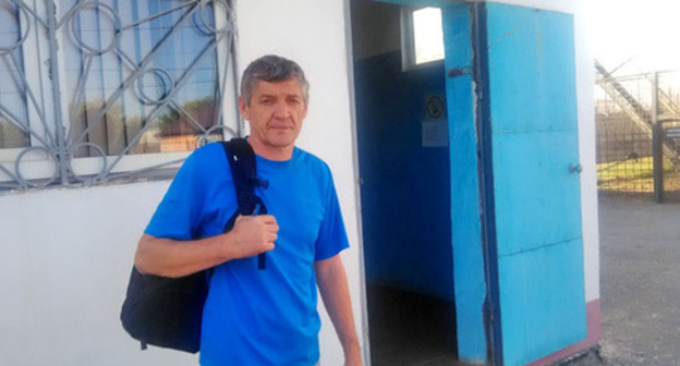 Igor Stenin near the correctional colony. Photo by Yelena Grebenyuk for "Caucasian Knot" Igor Stenin near the correctional colony. Photo by Yelena Grebenyuk for "Caucasian Knot"