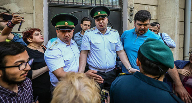 Baku policemen. Photo by Aziz Karimov for the 'Caucasian Knot'. Baku policemen. Photo by Aziz Karimov for the 'Caucasian Knot'.