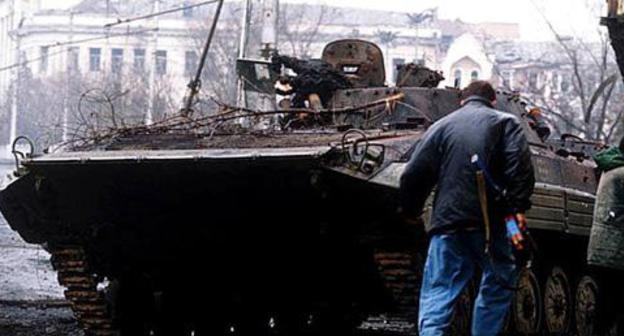 Russian infantry fighting vehicle destroyed in Grozny, January 1995. Photo: Mikhail Evstafiev, https://ru.wikipedia.org Russian infantry fighting vehicle destroyed in Grozny, January 1995. Photo: Mikhail Evstafiev, https://ru.wikipedia.org