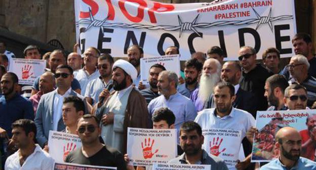 Rally in support of Myanmar Muslims in Tbilisi, September 13, 2017. Photo by Inna Kukudzhanova for the Caucasian Knot. Rally in support of Myanmar Muslims in Tbilisi, September 13, 2017. Photo by Inna Kukudzhanova for the Caucasian Knot.