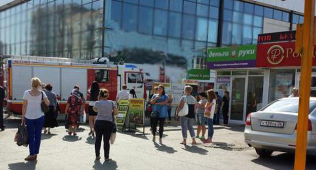 People near the trade centre in Stavropol. Photo: Daniil Berezhnoi/Untypical Stavropol People near the trade centre in Stavropol. Photo: Daniil Berezhnoi/Untypical Stavropol