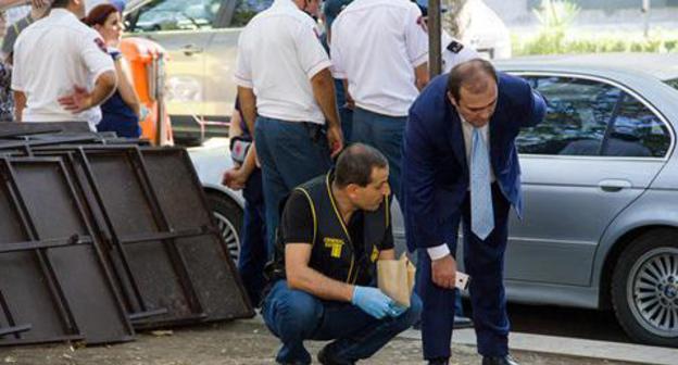 Investigating team is working at the place of shooting. Photo: © SPUTNIK/ ARAM NERSESYAN Investigating team is working at the place of shooting. Photo: © SPUTNIK/ ARAM NERSESYAN