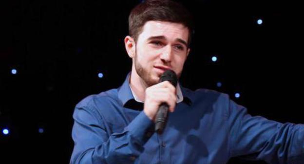Singer Zelimkhan Bakaev. Photo https://www.kavkazr.com/a/mat-bakaeva-prosit-pomosch-kadyrova/28739015.html Singer Zelimkhan Bakaev. Photo https://www.kavkazr.com/a/mat-bakaeva-prosit-pomosch-kadyrova/28739015.html