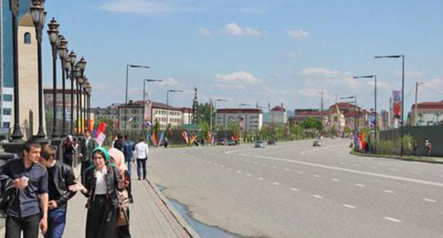 Putin Avenue. Grozny. Photo by Magomed Magomedov for "Caucasian Knot" Putin Avenue. Grozny. Photo by Magomed Magomedov for "Caucasian Knot"