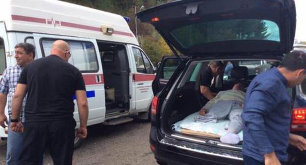 Ruslan Gvashev was transported from the ambulance vehicle to the car because of the law enforcers' actions. October 3, Sochi. Photo: https://www.facebook.com/photo.php?fbid=1359780750810791&set=a.209894575799420.42942.100003366370326&type=3&theater Ruslan Gvashev was transported from the ambulance vehicle to the car because of the law enforcers' actions. October 3, Sochi. Photo: https://www.facebook.com/photo.php?fbid=1359780750810791&set=a.209894575799420.42942.100003366370326&type=3&theater