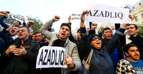 Activists of the "Musavat" Party went out in Baku to picket. November 3, 2017. Photo by Aziz Karimov for the "Caucasian Knot" Activists of the "Musavat" Party went out in Baku to picket. November 3, 2017. Photo by Aziz Karimov for the "Caucasian Knot"