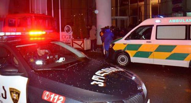 Police cars and ambulance at the "Leogrand" Hotel in Batumi. Photo: Seyran Baroyan, Sputnik, https://sputnik-georgia.ru/incidents/20171125/238308673/MVD-Gruzii-vyjasnilo-kak-nachalsa-pozhar-v-otele-Le-Grand-v-Batumi.html Police cars and ambulance at the "Leogrand" Hotel in Batumi. Photo: Seyran Baroyan, Sputnik, https://sputnik-georgia.ru/incidents/20171125/238308673/MVD-Gruzii-vyjasnilo-kak-nachalsa-pozhar-v-otele-Le-Grand-v-Batumi.html
