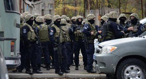 The special operation in Tbilisi. Photo © Sputnik / Levan Avlabreli https://sputnik-georgia.ru/incidents/20171122/238263297/Strelba-vozobnovilas-s-novoj-siloj-v-Tbilisi-vnov-slyshny-vzryvy.html The special operation in Tbilisi. Photo © Sputnik / Levan Avlabreli https://sputnik-georgia.ru/incidents/20171122/238263297/Strelba-vozobnovilas-s-novoj-siloj-v-Tbilisi-vnov-slyshny-vzryvy.html