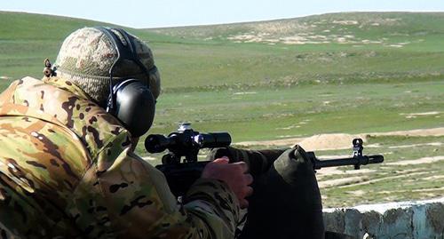 Azerbaijani sniper. Photo by the press service of the Azerbaijani Ministry of Defence https://mod.gov.az/ru/news/provoditsya-sorevnovanie-na-zvanie-luchshij-tankovyj-ekipazh-font-color-red-video-font-22213.html Azerbaijani sniper. Photo by the press service of the Azerbaijani Ministry of Defence https://mod.gov.az/ru/news/provoditsya-sorevnovanie-na-zvanie-luchshij-tankovyj-ekipazh-font-color-red-video-font-22213.html