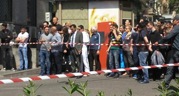 At the site of the bank robbery. Photo by Tigran Petrosyan for the "Caucasian Knot" At the site of the bank robbery. Photo by Tigran Petrosyan for the "Caucasian Knot"