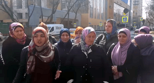 Madina Naloeva took part in a picket near the Embassy of Iraq in Moscow on April 5, 2018. Photo: screenshot of the video by BBC https://www.youtube.com/watch?v=_URlbSxm_nE Madina Naloeva took part in a picket near the Embassy of Iraq in Moscow on April 5, 2018. Photo: screenshot of the video by BBC https://www.youtube.com/watch?v=_URlbSxm_nE