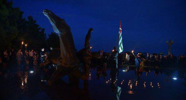 March dedicated to the Memorial Day of the victims of the Caucasian War, Sukhumi. Photo: Sputnik / Tomas Thaitsuk,
https://sputnik-abkhazia.ru/Abkhazia/20180521/1024014233/zhertv-kavkazskoj-vojny-vspominali-v-suxume.html
March dedicated to the Memorial Day of the victims of the Caucasian War, Sukhumi. Photo: Sputnik / Tomas Thaitsuk,
https://sputnik-abkhazia.ru/Abkhazia/20180521/1024014233/zhertv-kavkazskoj-vojny-vspominali-v-suxume.html