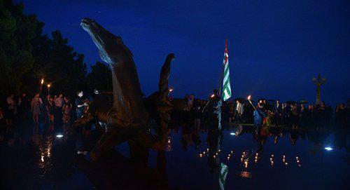 March dedicated to the Memorial Day of the victims of the Caucasian War, Sukhumi. Photo: Sputnik / Tomas Thaitsuk,
 https://sputnik-abkhazia.ru/Abkhazia/20180521/1024014233/zhertv-kavkazskoj-vojny-vspominali-v-suxume.html
